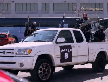 Συρία: Απόπειρα του ISIS να κερδίσει έδαφος στη Νότια Ράκα με μεγάλο αριθμό ενισχύσεων (φωτό, βίντεο)